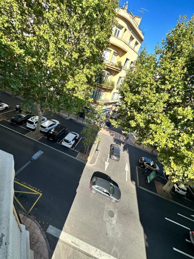 Appartement Lumineux Et Spacieux 2 Chambres Avec Parking Gratuit Dans La Rue ペルピニャン エクステリア 写真