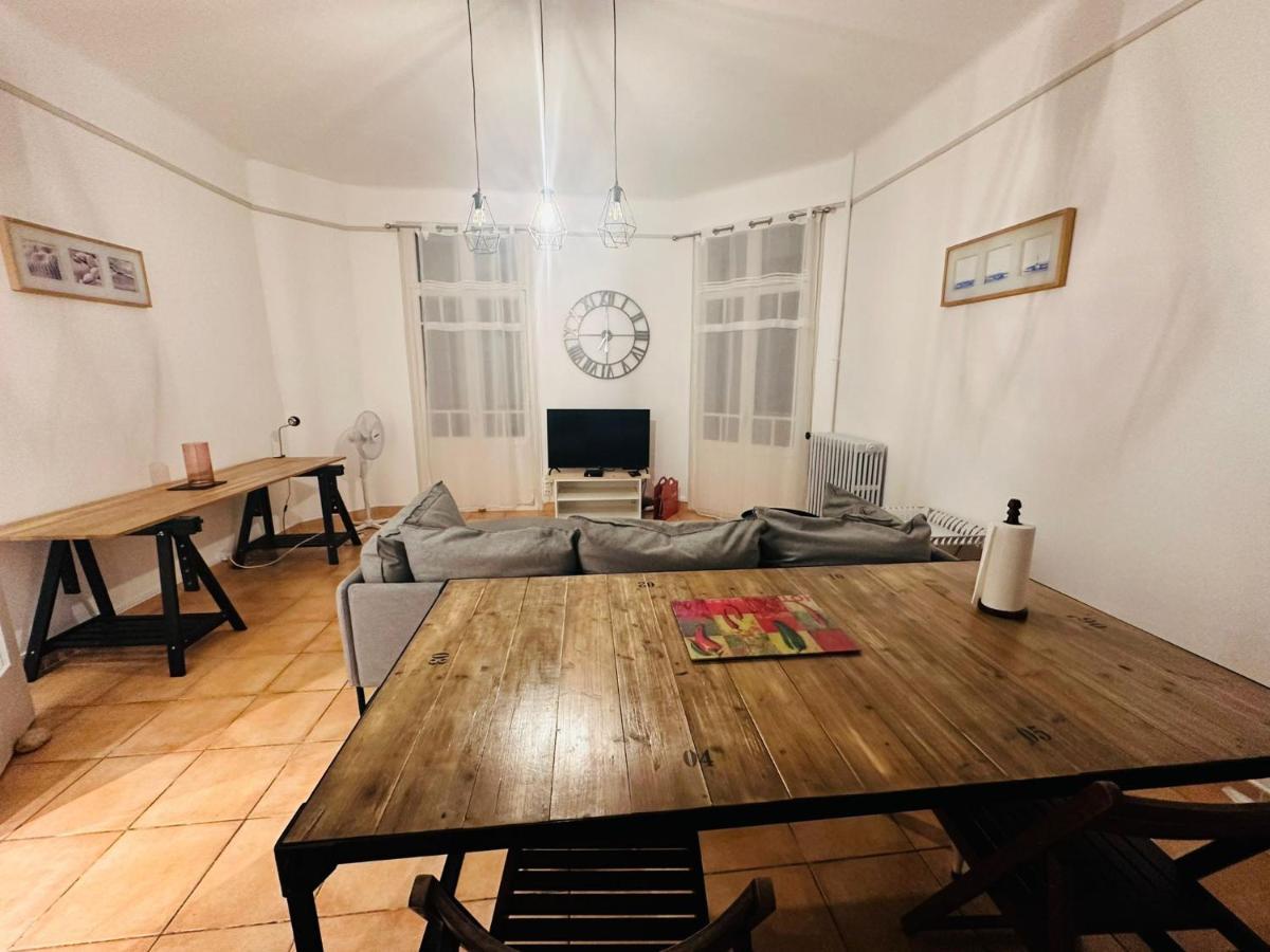 Appartement Lumineux Et Spacieux 2 Chambres Avec Parking Gratuit Dans La Rue ペルピニャン エクステリア 写真
